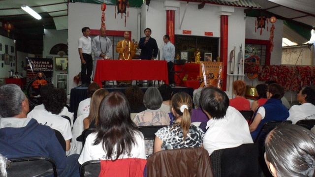 El Gran Maestro Shi De Yang agradeciendo la hospitalidad y el interés de conocer y aprender sobre la Cultura y Filosofía de Shaolin.